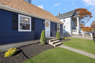 122 Elder St, Lincoln, RI 02865