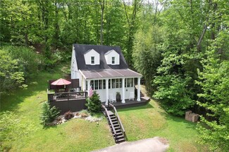 137 Lake Shore Dr, Charleston, WV 25313