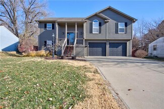 7935 Robinson St, Overland Park, KS 66204