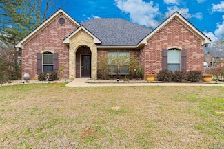 904 Greenbriar Dr, Carthage, TX 75633