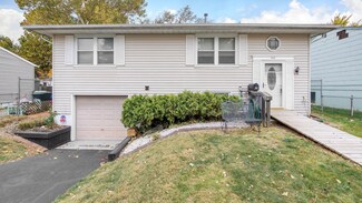 3949 Hillman Rd W, Columbus, OH 43207