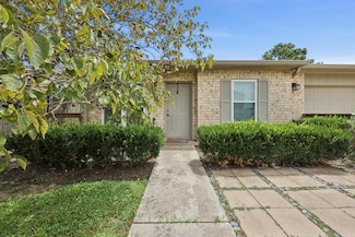 8675 Glen Meadow Ln, Beaumont, TX 77706