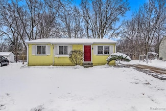 11 Metroview Ct, Ann Arbor, MI 48108