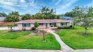 3072 Meyer Dr, Sarasota, FL 34239