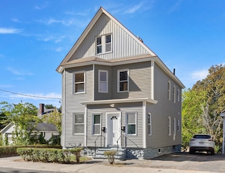 68 Middlebury St, Lawrence, MA 01841