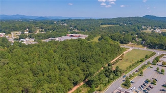 106 Roberts Rd, Pickens, SC 29671
