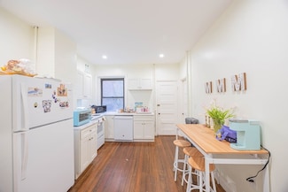 1855 Beacon St Unit 1, Brookline, MA 02445