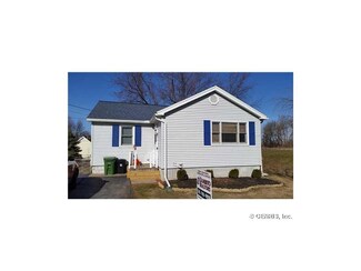 9 Butler Pkwy, Middleport, NY 14105
