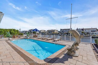 242 Curtis Point Dr, Mantoloking, NJ 08738