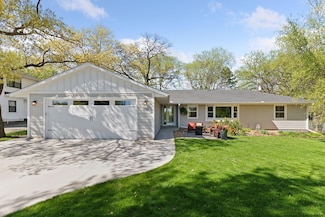 7182 Harold Ave, Golden Valley, MN 55427