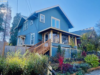 1564 SE Clatsop St, Portland, OR 97202