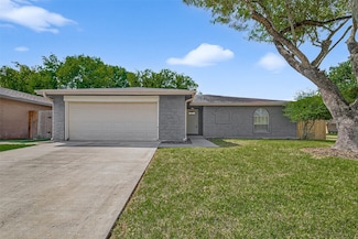 10402 Gulfstream Ln, Sugar Land, TX 77498