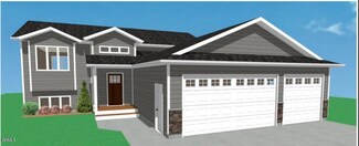 1026 Lakota Ave NE, Mandan, ND 58554