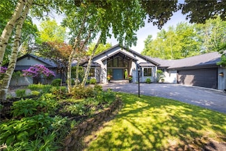 2717 Clover St, Pittsford, NY 14534