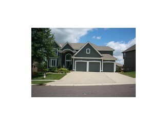 3020 SW Silverspur Ln, Lees Summit, MO 64081