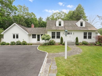 947 Valley Rd, New Canaan, CT 06840