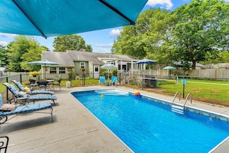 10 Scholl Ave, West Yarmouth, MA 02673