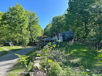 411 Plattekill Rd, Marlboro, NY 12542