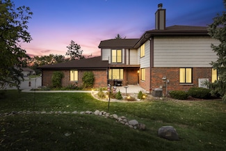 8124 S Legend Dr Unit 25B, Franklin, WI 53132