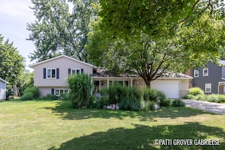 1830 Weymouth Dr SE, Grand Rapids, MI 49508