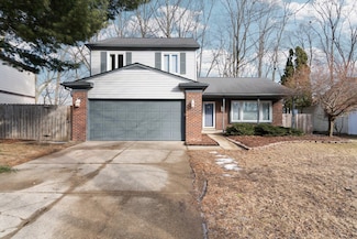 8109 Lake Crest Dr, Ypsilanti, MI 48197