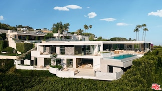 9259 Robin Dr, Los Angeles, CA 90069