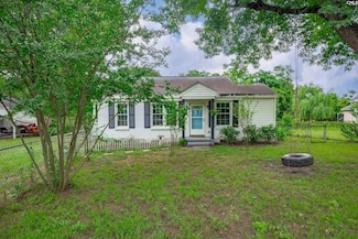 1614 Clyburn St, Camden, SC 29020