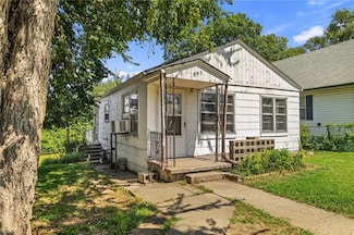 888 Shawnee Rd, Kansas City, KS 66103