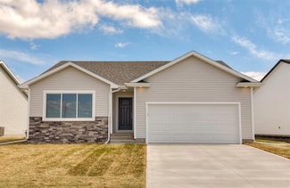 1113 Featherstone Ave NE, Bondurant, IA 50035