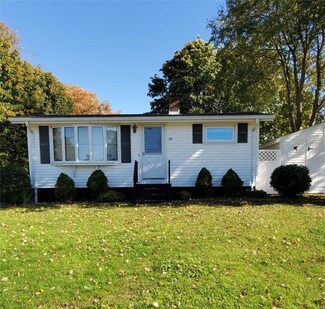 296 Fish Rd, Tiverton, RI 02878