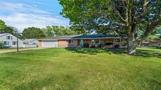 225 S Wooster St, Capron, IL 61012