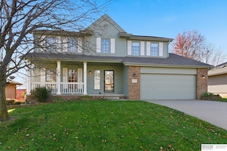 2001 Liberty Ln, Papillion, NE 68133