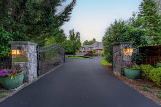 1126 NW Morgan Ln, Grants Pass, OR 97526