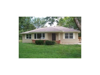 503 N Main St, Trimble, MO 64492