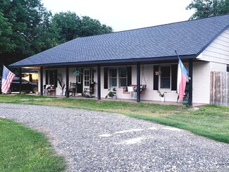 207 Woodlake Dr, Mc Queeney, TX 78123