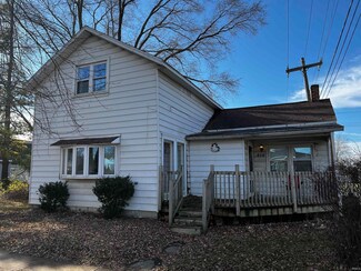 414 S Main St, Churubusco, IN 46723
