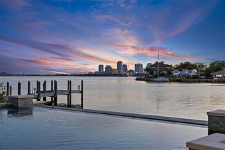 117 Bay Point Dr NE, Saint Petersburg, FL 33704