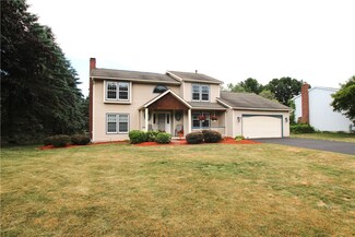 412 Thrushwood Ln, Webster, NY 14580