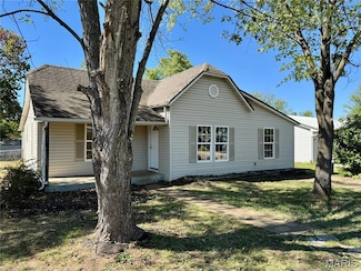 111 S White Oak St, Desloge, MO 63601