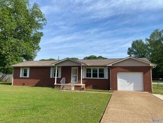 1501 Buchanan St, Athens, AL 35611