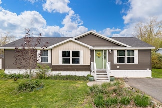 32 Sandalwood Cir, Kittery, ME 03904
