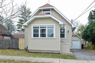 414 Wabash St, Elgin, IL 60123