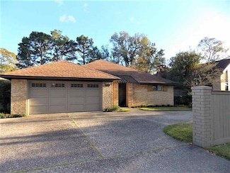 5691 Calder Ave, Beaumont, TX 77706