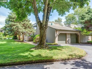405 N Tomahawk Island Dr Unit 16, Portland, OR 97217