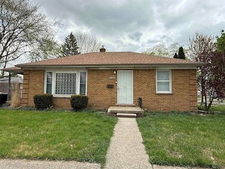 6300 Canyon St, Grosse Pointe, MI 48236