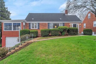 3310 Crestview Dr, North Versailles, PA 15137