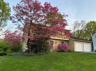 342 Wedgewood Dr, Easton, PA 18045