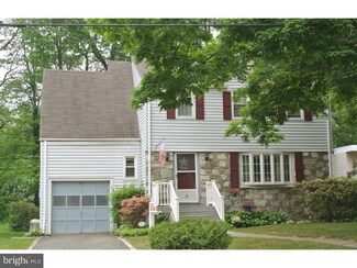 4 Kinney Dr, Ewing, NJ 08618