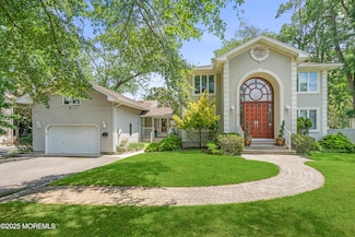 7 Wallace Ave, Oakhurst, NJ 07755