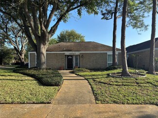 13807 Sheri Hollow Ln, Houston, TX 77082